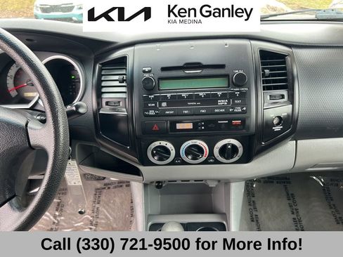 Used 2011 Toyota Tacoma PreRunner image 33