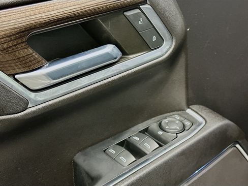 Used 2023 Chevrolet Silverado 1500 LT image 15