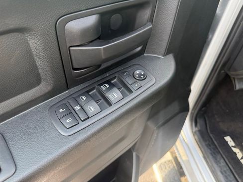 Used 2017 RAM 1500 Express AWD/4WD image 14