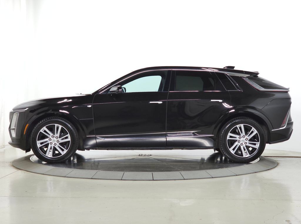 Certified 2024 Cadillac Lyriq Tech AWD/4WD image 2