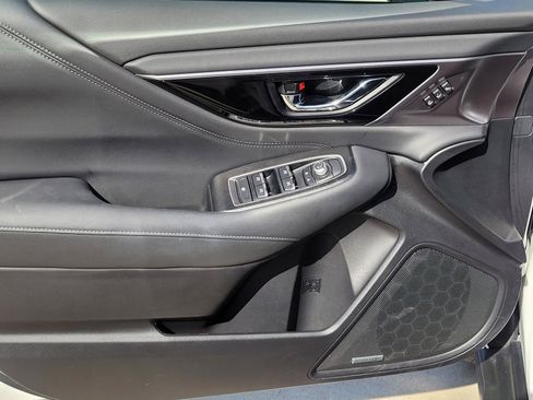 Certified 2025 Subaru Outback Limited AWD/4WD image 4