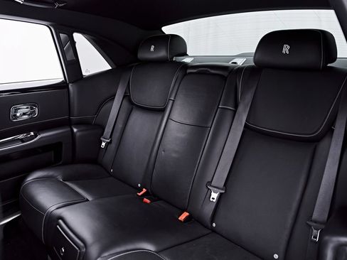 Used 2018 Rolls-Royce Ghost RWD image 55