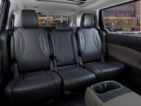 New 2026 Kia Carnival SX FWD image 16