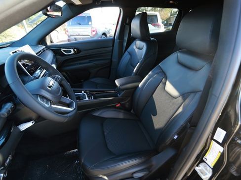 New 2026 Jeep Compass Latitude image 22