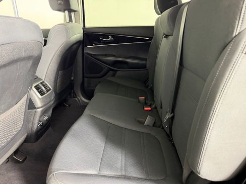 Used 2020 Kia Sorento FWD V6 image 24