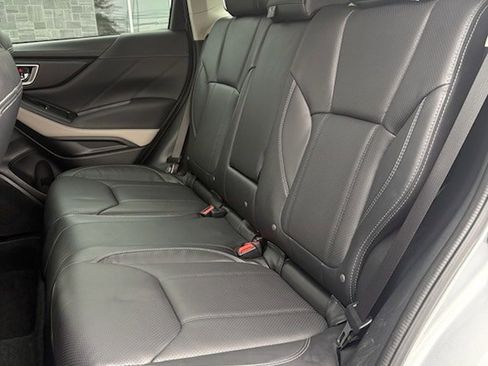 Used 2022 Subaru Forester Limited image 18