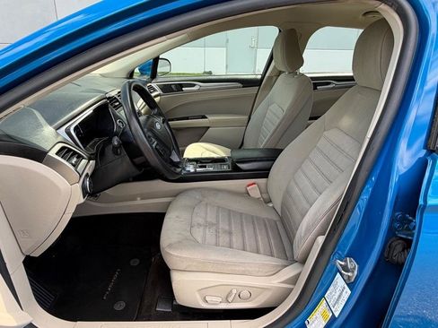 Used 2020 Ford Fusion SE FWD image 24