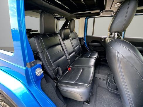 Certified 2022 Jeep Wrangler Unlimited Sahara w/ LED Lighting Group AWD/4WD image 25