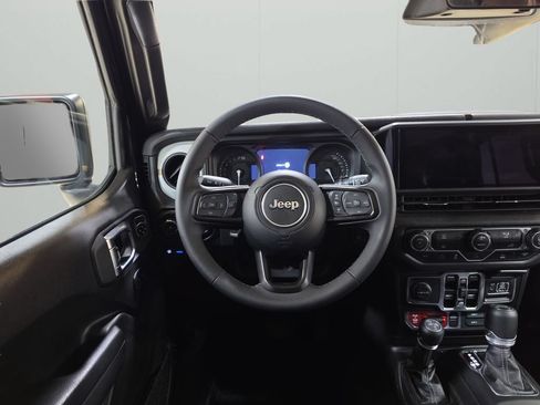 Used 2025 Jeep Wrangler Unlimited Sport S 4xe AWD/4WD image 17