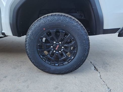 New 2026 GMC Canyon Elevation w/ Convenience Package image 49