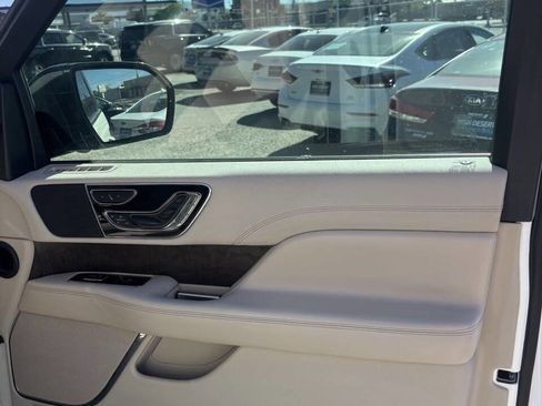 Used 2020 Lincoln Navigator Reserve w/ Equipment Group 201A Reserve AWD/4WD image 12