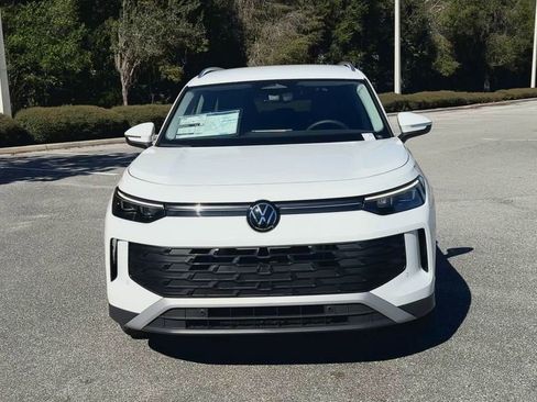 New 2026 Volkswagen Tiguan SE image 3