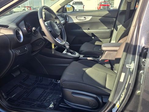 Used 2023 Kia Forte LXS image 19