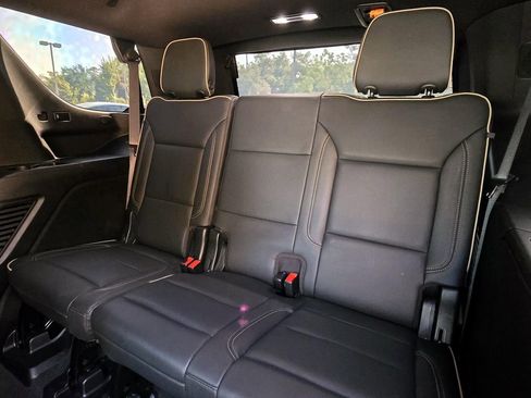 Used 2021 GMC Yukon SLT w/ SLT Premium Package RWD image 20