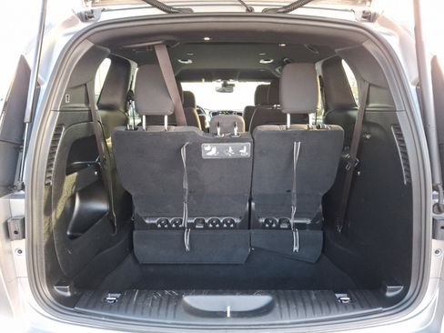 Used 2021 Chrysler Pacifica Touring w/ S Appearance Package image 32