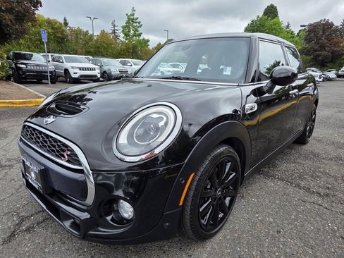 Used 2018 MINI Cooper S FWD image 2