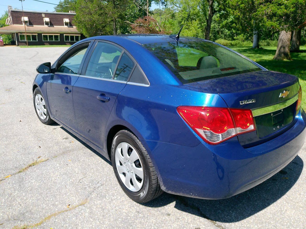 Used 2012 Chevrolet Cruze LS FWD image 8
