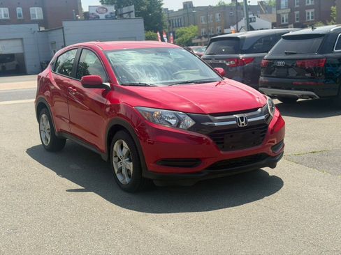 Used 2016 Honda HR-V LX image 3