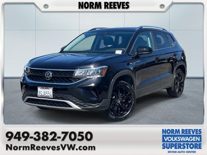 Used 2023 Volkswagen Taos SE w/ Panoramic Sunroof Package