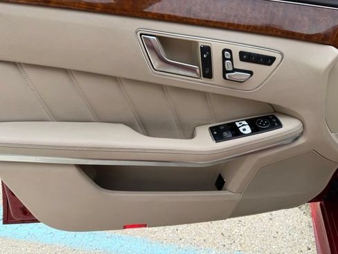 Used 2015 Mercedes-Benz E 400 Sedan image 11