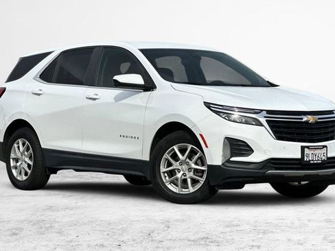 Used 2024 Chevrolet Equinox LT image 2