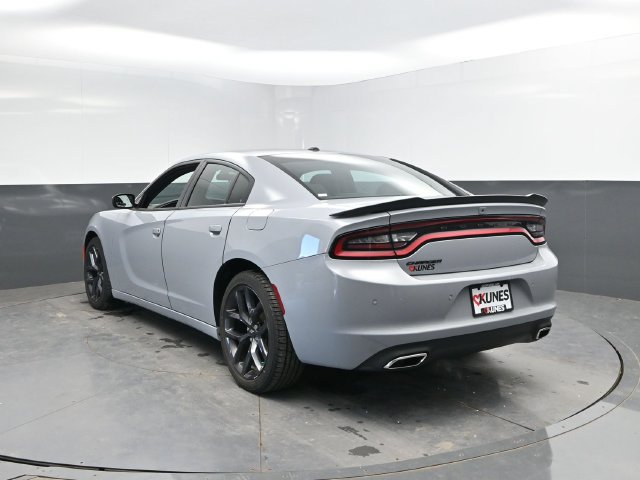 Used 2022 Dodge Charger SXT w/ Driver Convenience Group RWD image 11