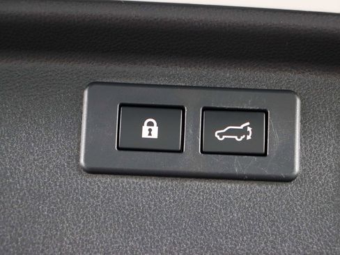 Used 2022 Subaru Forester Premium AWD/4WD image 30