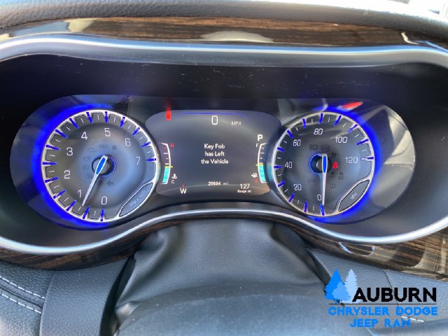 Used 2023 Chrysler Pacifica Limited FWD image 15