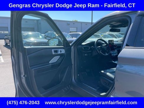 Used 2021 Ford Explorer Platinum w/ Equipment Group 601A AWD/4WD image 36