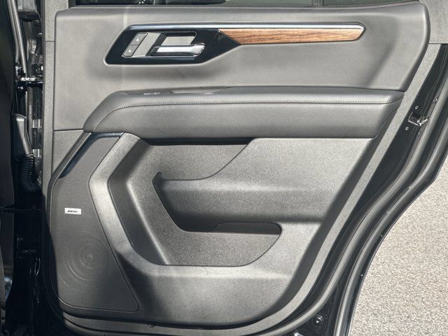 Used 2025 Chevrolet Tahoe High Country AWD/4WD image 20