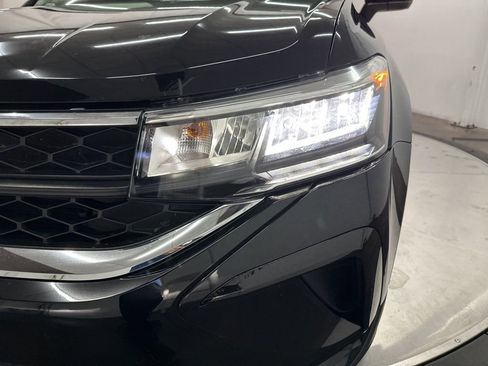 Used 2022 Volkswagen Taos SE image 30