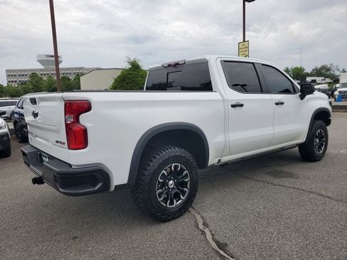 Used 2023 Chevrolet Silverado 1500 ZR2 w/ Technology Package AWD/4WD image 6