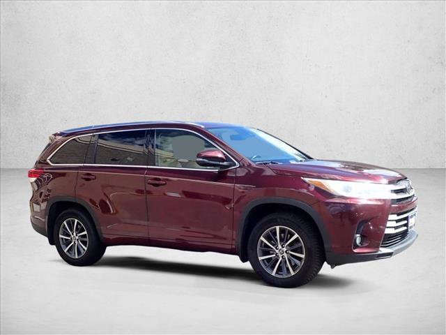 Used 2018 Toyota Highlander XLE AWD/4WD image 5