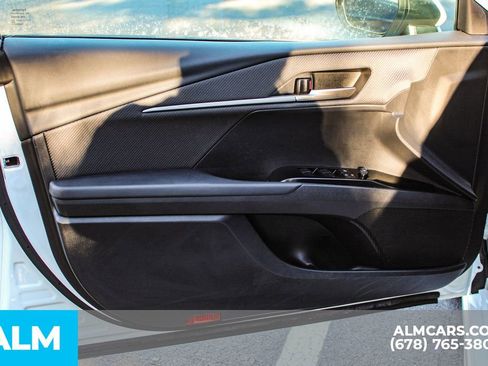 Used 2025 Toyota Camry SE image 37