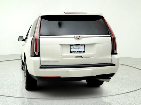 Used 2019 Cadillac Escalade Premium Luxury RWD image 6