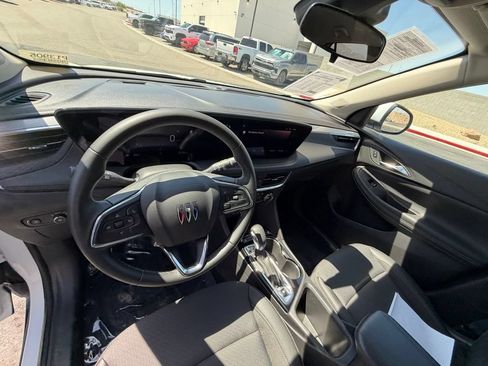 Used 2025 Buick Encore GX Preferred FWD image 12
