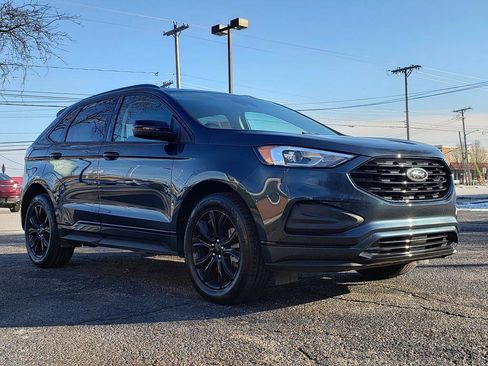 Used 2023 Ford Edge SE w/ Black Appearance Package image 6