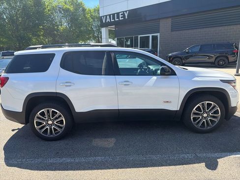 Used 2017 GMC Acadia SLT AWD/4WD image 3