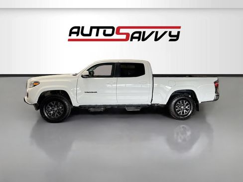 Used 2022 Toyota Tacoma SR5 w/ Black Out Package (TMS) AWD/4WD image 4