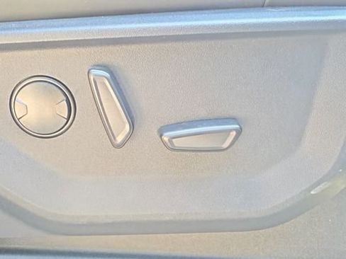 Used 2025 Ford Expedition Active AWD/4WD image 31
