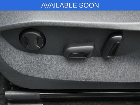 Used 2023 Volkswagen Tiguan SE R-Line image 10