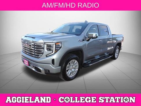 Used 2024 GMC Sierra 1500 Denali w/ Technology Package AWD/4WD image 8