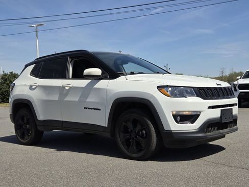 Used 2018 Jeep Compass Latitude w/ Popular Equipment Group image 4