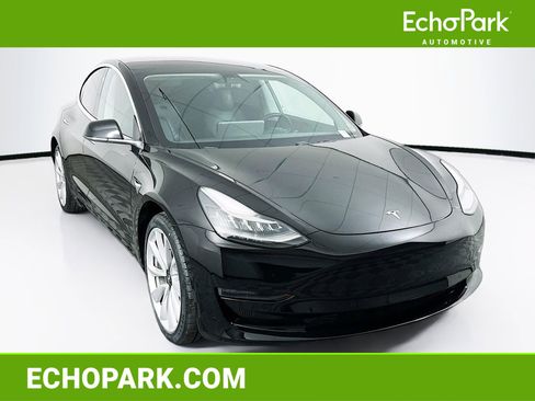 Used 2018 Tesla Model 3 Long Range image 1