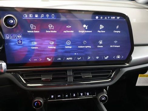 New 2026 Chevrolet Equinox EV RS image 18