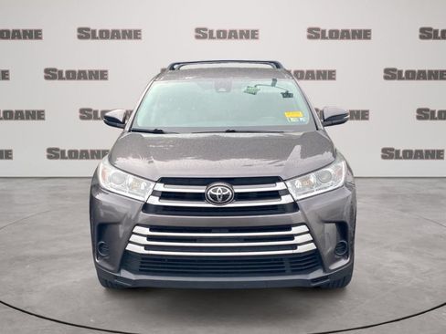 Used 2017 Toyota Highlander LE AWD/4WD image 3