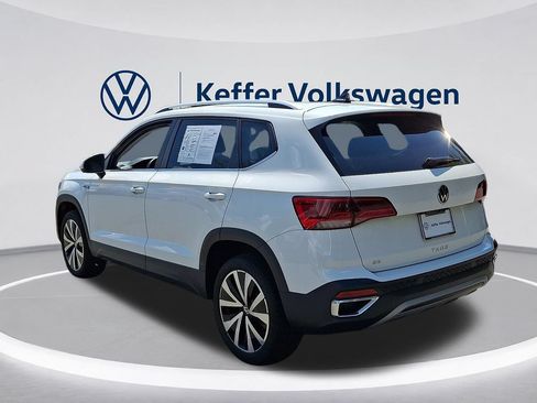 Used 2024 Volkswagen Taos SE FWD image 4