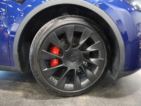 Used 2021 Tesla Model Y Long Range AWD/4WD image 10