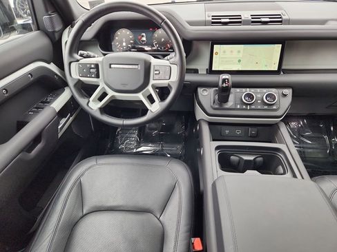 Used 2024 Land Rover Defender 110 S image 4
