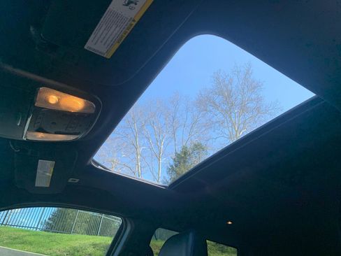 Used 2019 Jeep Grand Cherokee Limited image 23